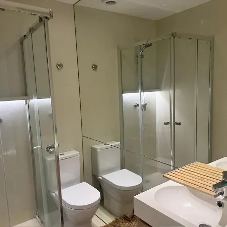 Charming In Chiado With Mezzanine Bed Apartamento *